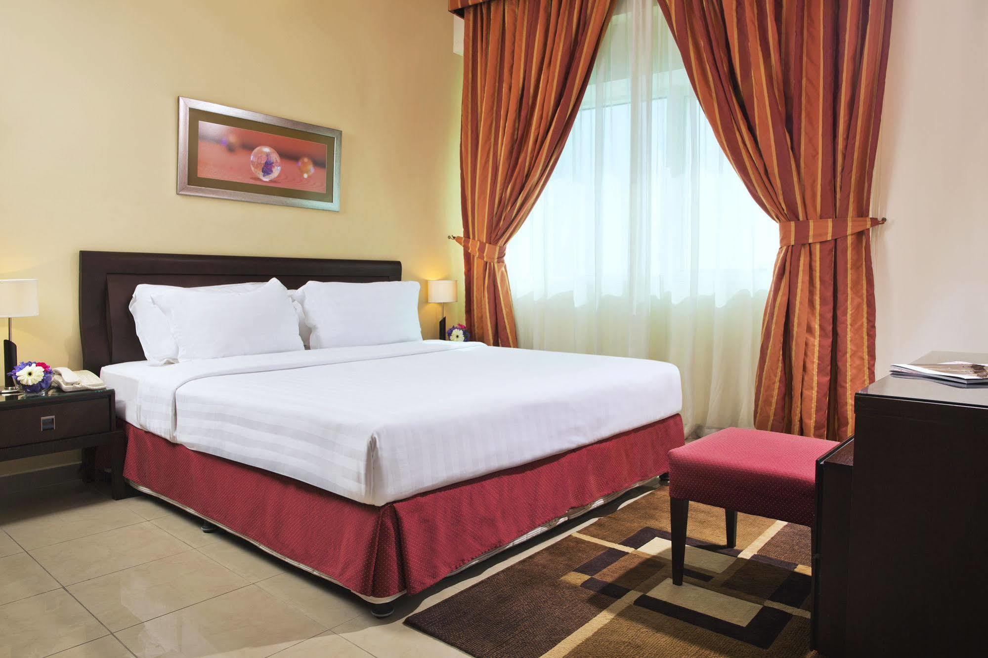 Time Crystal Hotel Apartment Dubaï Extérieur photo